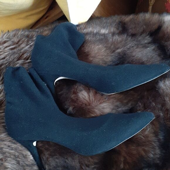 ZARA Style Black Pump - Picture 6 of 9